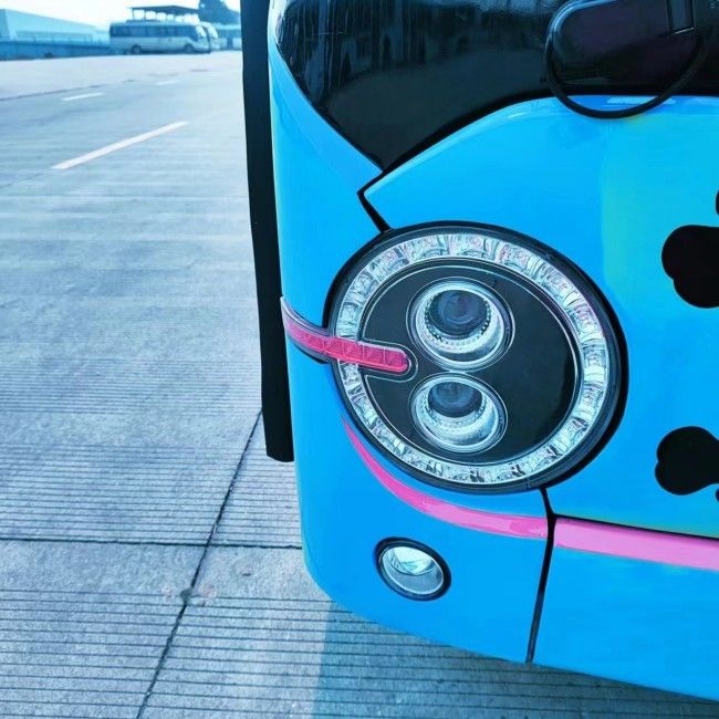 حافلة صغيرة كهربائية بطول 7 أمتار مع مسافة قيادة تبلغ 200 كيلومتر وتوجيه LHD للنقل العام