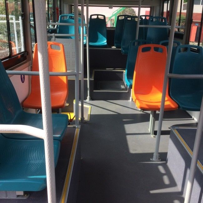 حافلة صغيرة كهربائية مع بطارية خالية من الصيانة وألوان مخصصة وسرعة قصوى 69 كم / ساعة للنقل الحضري