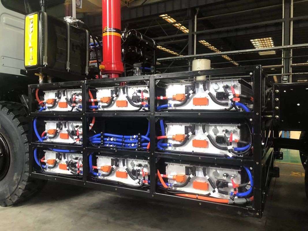 شاحنة تعدين كهربائية ذات حمولة مفيدة 110 طن مع بطارية LFP بقوة 528 كيلوواط في الساعة للنقل الذاتي بدون انبعاثات