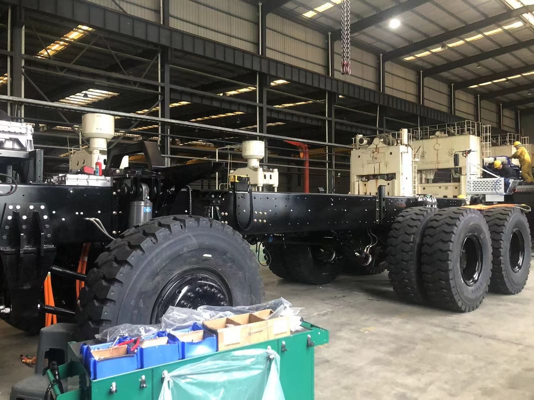 شاحنة تعدين كهربائية ذات حمولة مفيدة 110 طن مع بطارية LFP بقوة 528 كيلوواط في الساعة للنقل الذاتي بدون انبعاثات