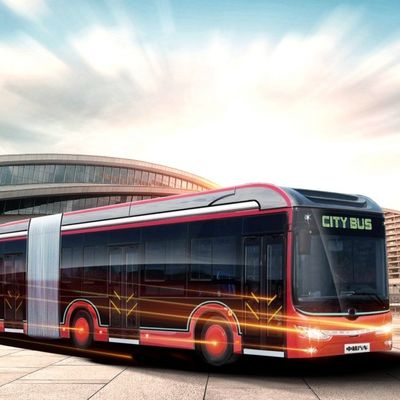 حافلة ركاب كهربائية Zev Bus بطول 18 مترًا مع 50 مقعدًا وسرعة قصوى 69 كم/ساعة
